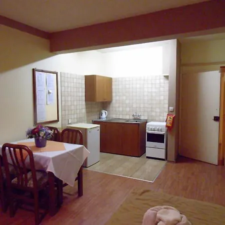 Nick's Appart hôtel 2*